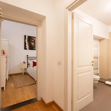 Apartment Keys Of Italy -monalda Small-1br By Palazzo Strozzi Florence