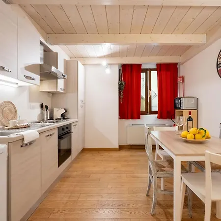 Apartment Keys Of Italy -monalda Small-1br By Palazzo Strozzi