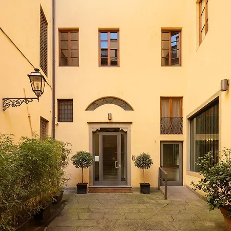 Apartment Keys Of Italy -monalda Small-1br By Palazzo Strozzi