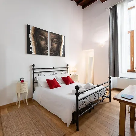 Keys Of Italy -monalda Small-1br By Palazzo Strozzi Apartment *