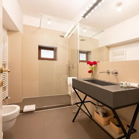 Keys Of Italy -monalda Small-1br By Palazzo Strozzi Apartment